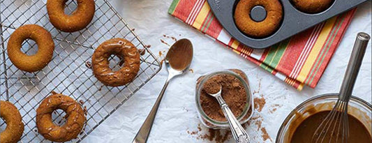 GLUTEN FREE PUMPKIN DONUTS WITH CINNAMON GLAZE