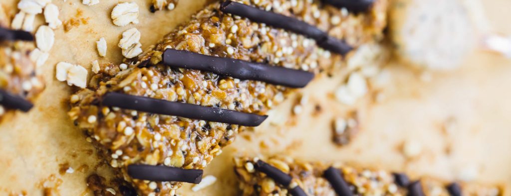 SALTED HONEY, DARK CHOCOLATE, COCONUT, QUINOA GRANOLA BARS